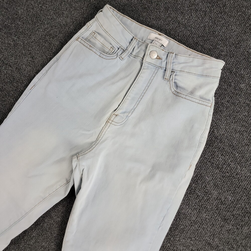 Forever 21 Light Wash Distressed Mom Jeans Size US Medium High Rise